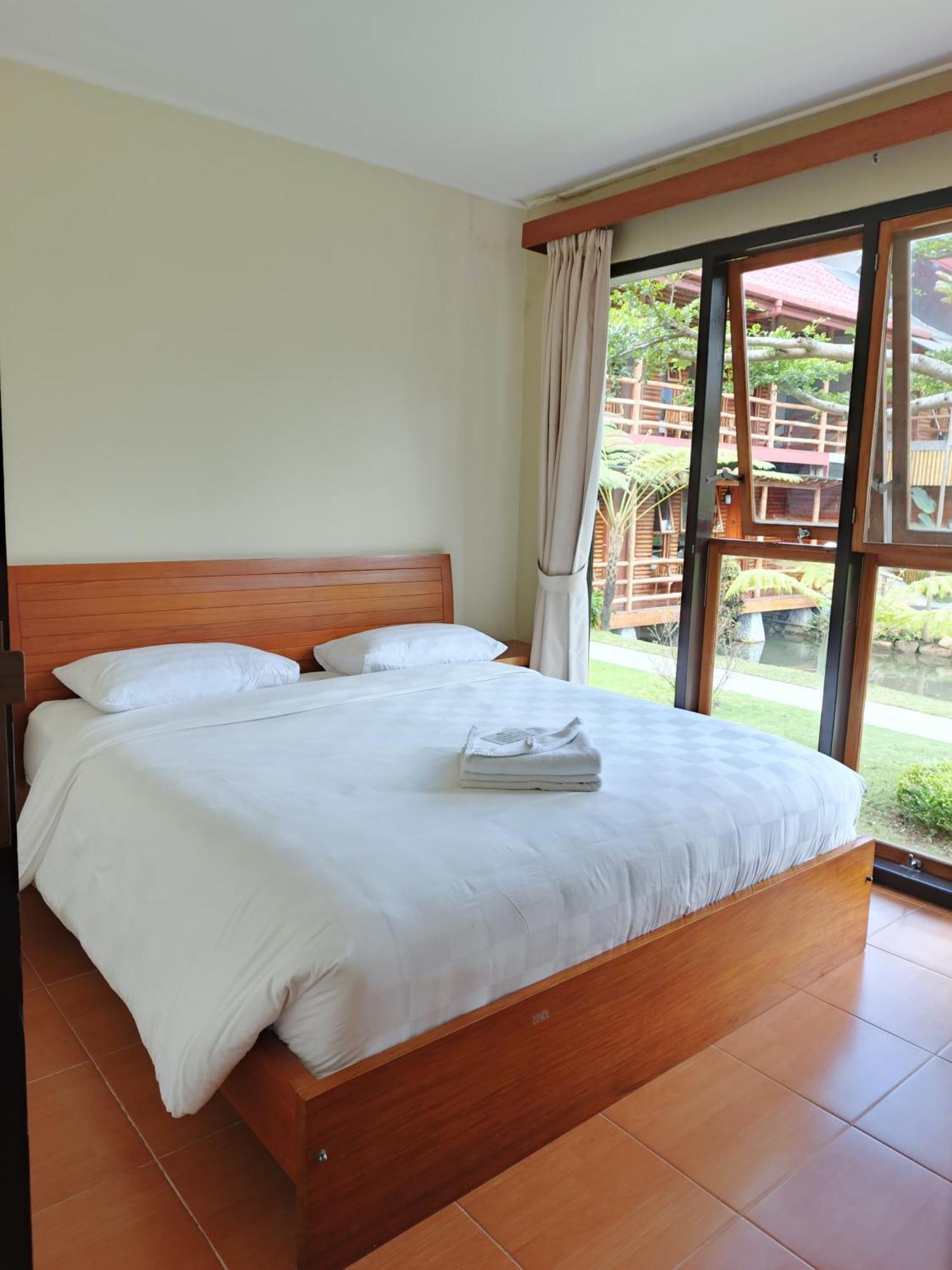 Spring Hill Hotel Ruteng Exterior photo